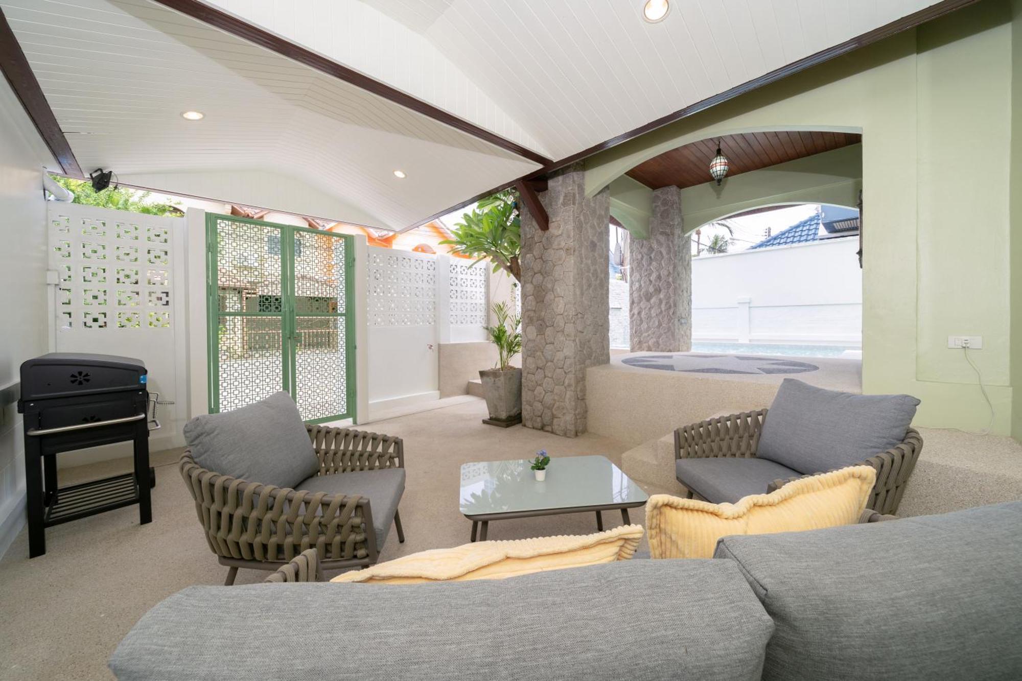 Bangla Private Pool With 4 Design Patong